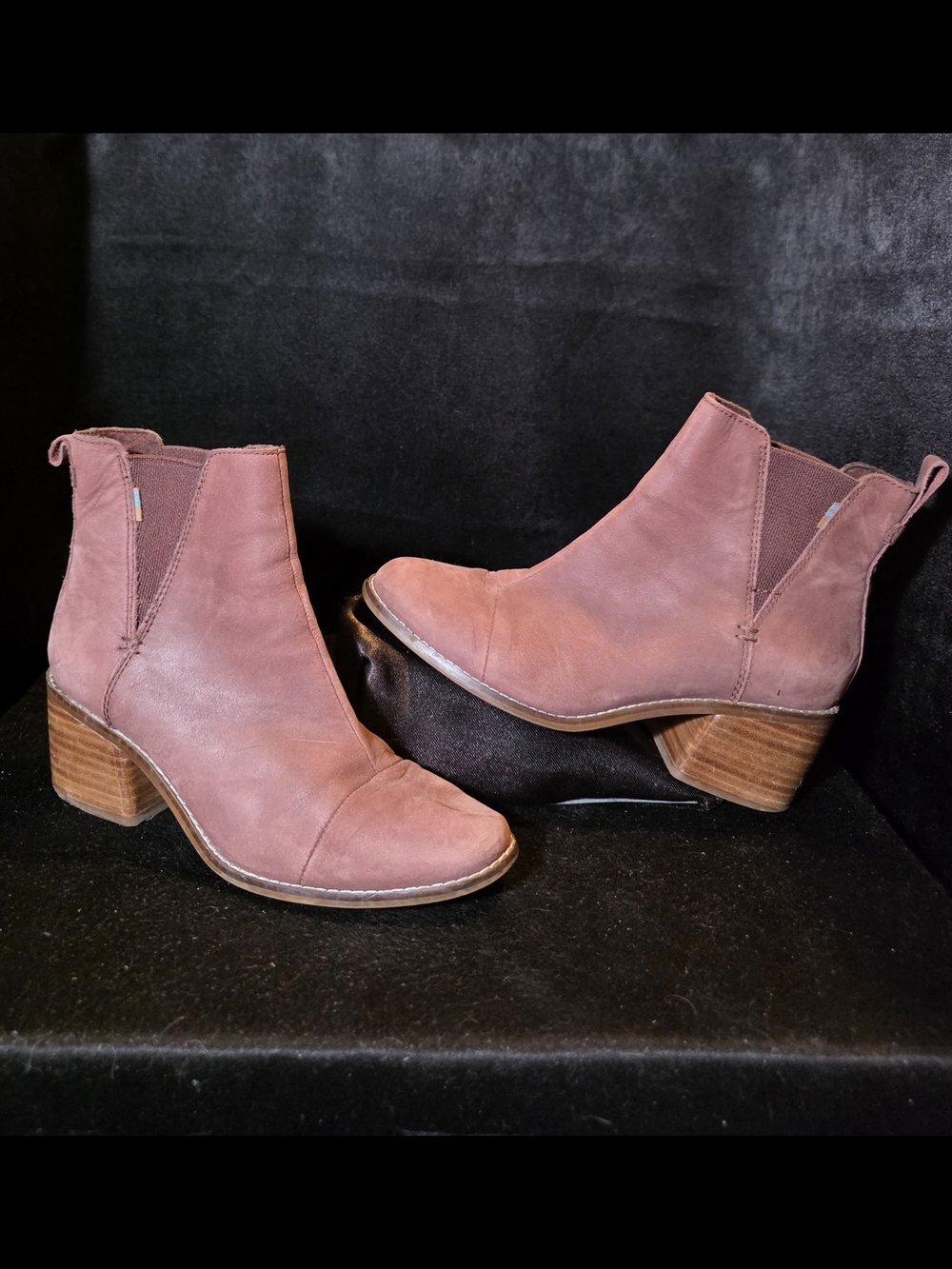 Toms Women's Suede Ankle Boots in Dusty Rose Size 6.5